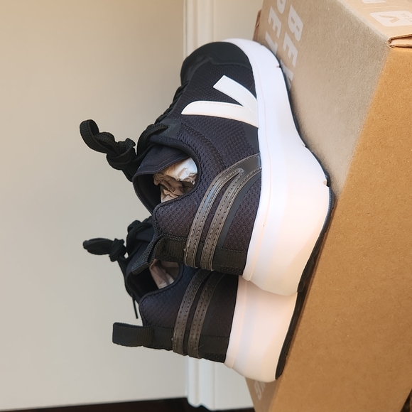 Veja Condor 2 Alveomesh Women's Sneakers - Picture 8 of 13